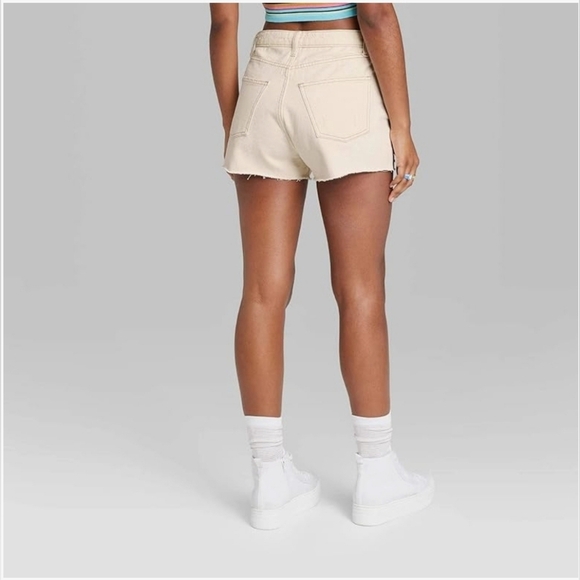 NWT Wild Fable Women's Super-High Rise Cut-Off Jean Shorts Off-White Size 2/26 - Picture 2 of 16